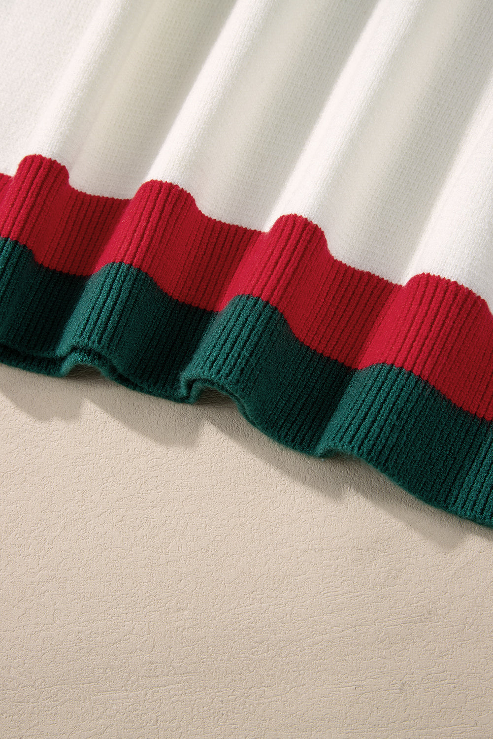 White Tinsel holly jolly Pattern Colorblock Edge Drop Shoulder Plus Size Sweater
