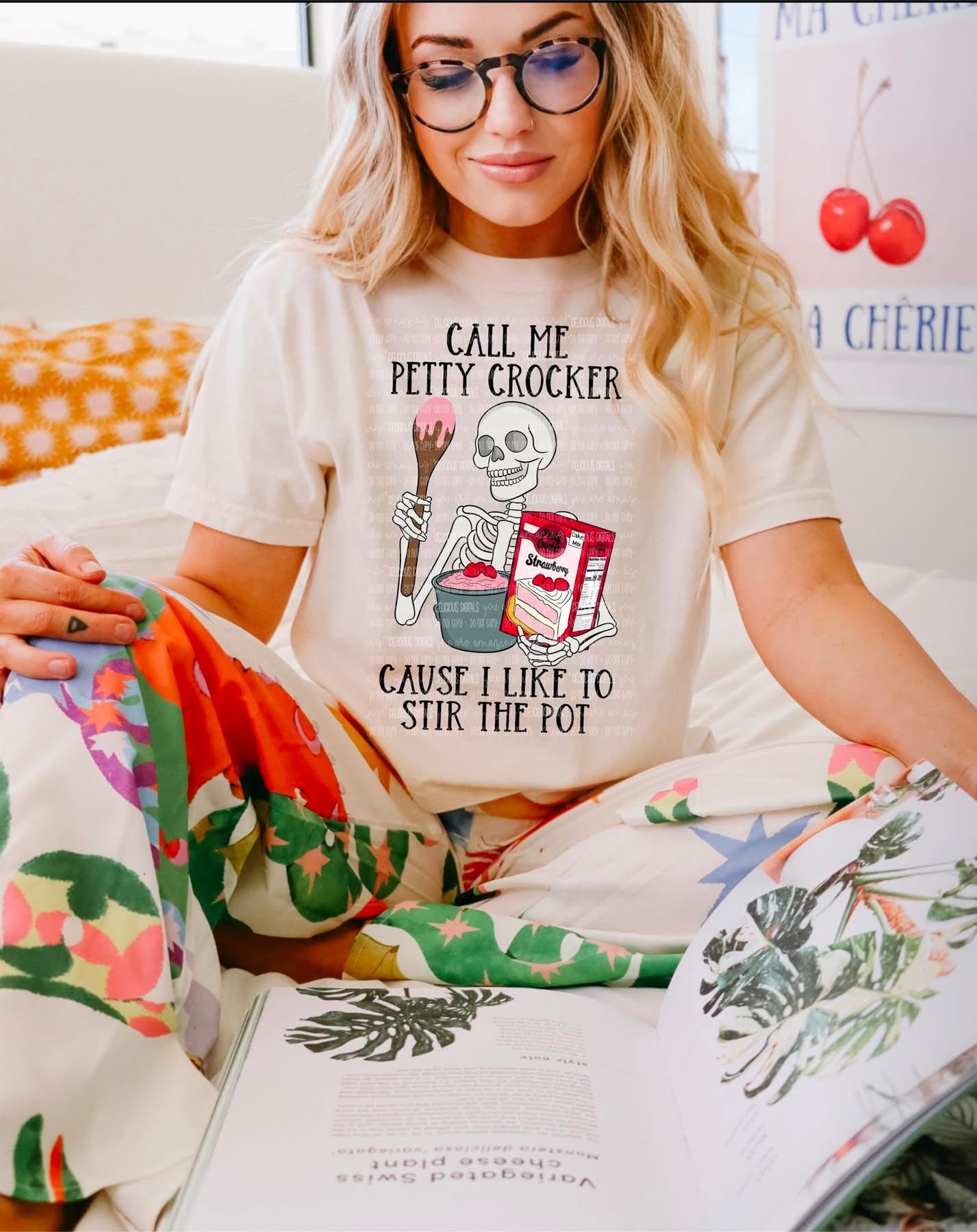 Skeleton Betty Crocker I Like To Stir The Pot Tshirt
