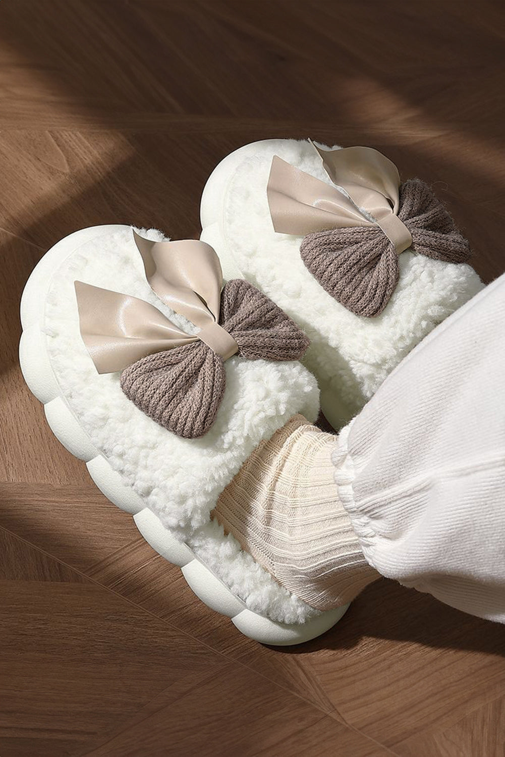 Camel Contrast Bowknot Applique Plush Winter Slippers (Bow Colors May Differ by Batch)